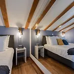 Zen Luxury 아파트