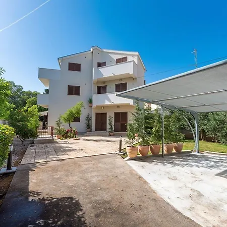 Zen Luxury זאדאר