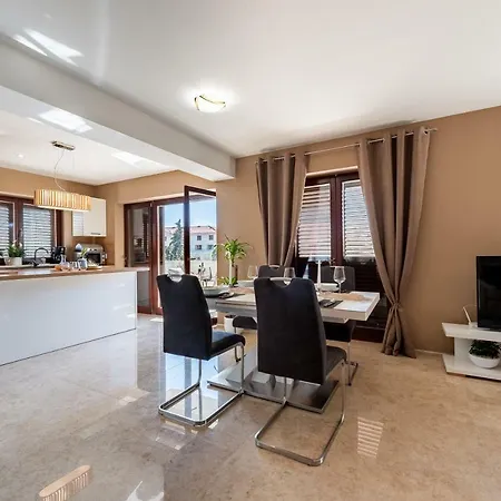 Zen Luxury דירה זאדאר